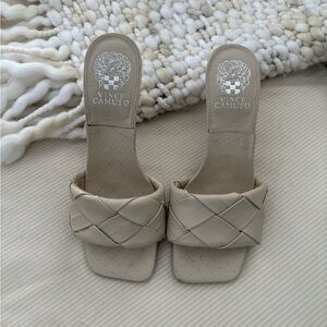 Vince camuto kitten heel